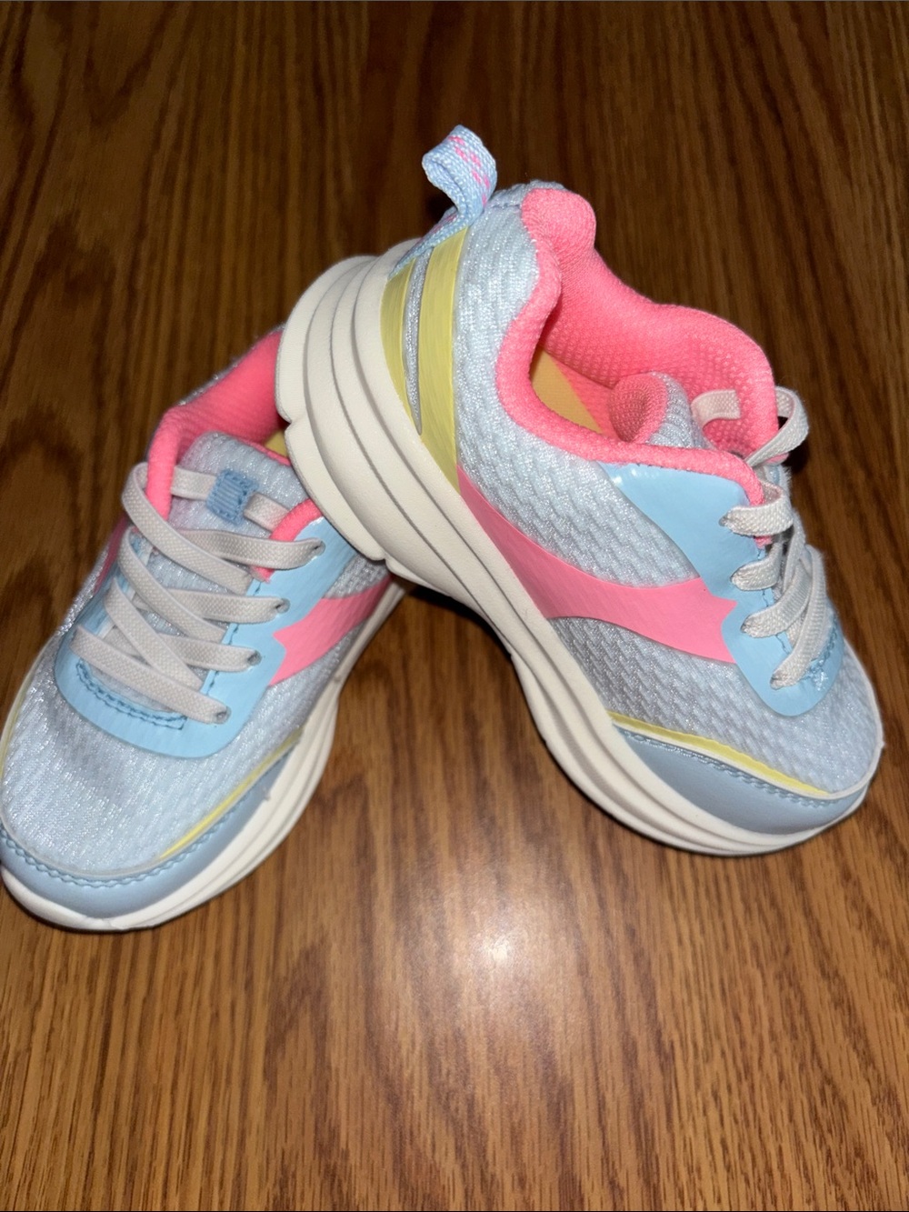 Carter's Light Blue & Pink Girls' Athletic Sneakers tennis shoes 7M 7 M